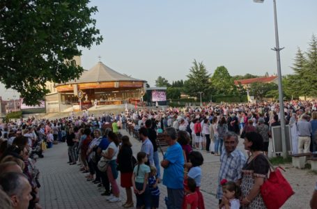 Святкування річниці явлінь. Пряма трансляція з перекладом.