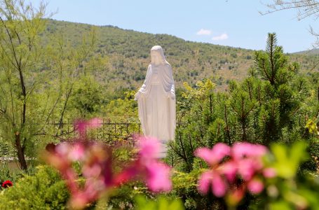 Є час бути відблиском любові Богородиці (Тереза Ґажійова)