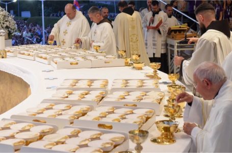 ЄВХАРИСTІЙНІ ГІМНИ (о. Славко Барбарич, OFM)